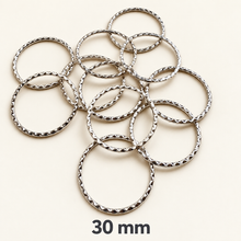 Load image into Gallery viewer, Hammered Circles
